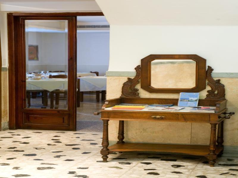 Hotel Europa เลวานโต ภายนอก รูปภาพ