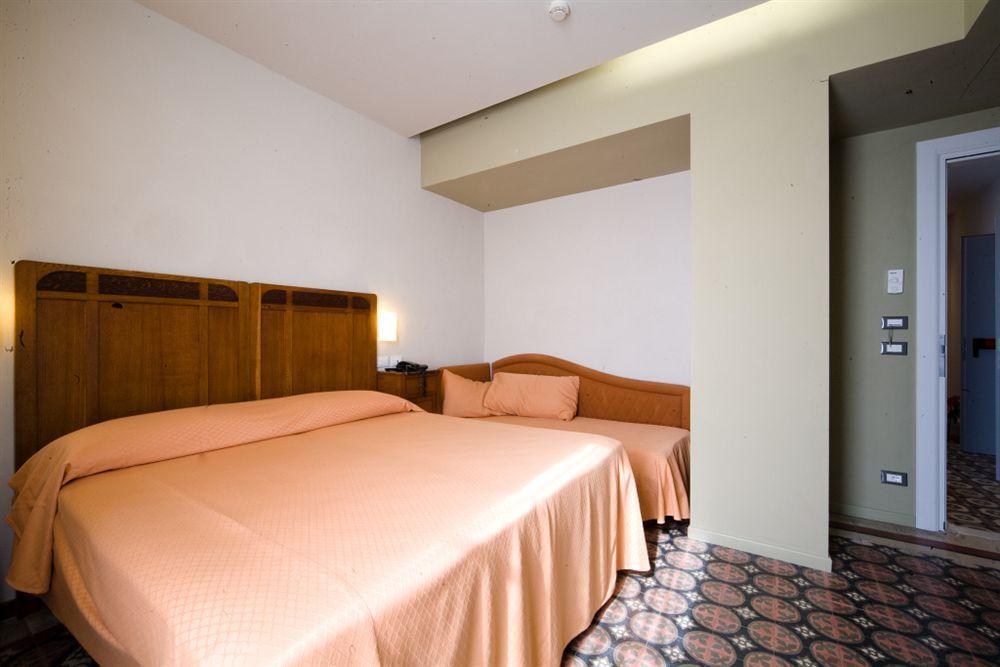 Hotel Europa เลวานโต ภายนอก รูปภาพ